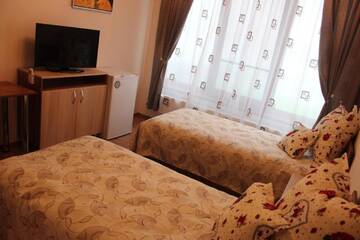 Фото номера Двухместный номер с 2 отдельными кроватями Отель Camere-Apartament Steyna г. Алба-Юлия 12