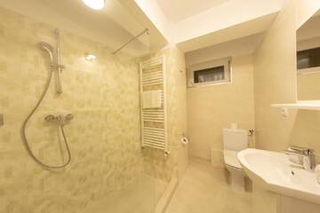 Фото номера Double Room- Underground Апарт-отели Crema Residence г. Алба-Юлия 3