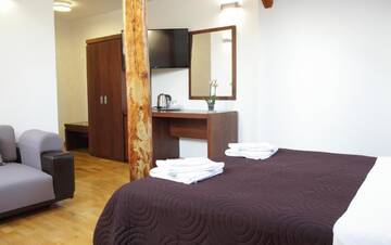 Фото номера Трехместный номер Гостевой дом Matia Resort г. Алба-Юлия 8